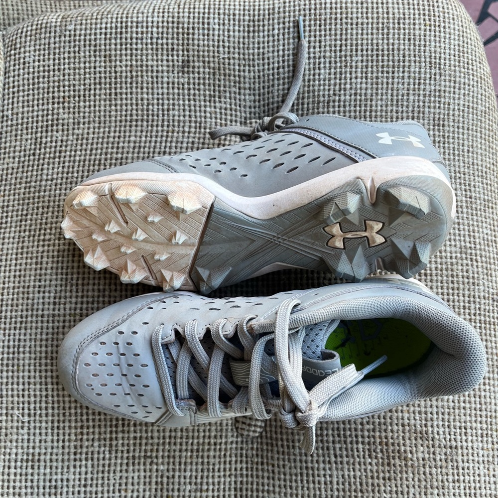 Under Armour Gray Athletic Shoes with Mesh Upper and Aggressive Tread
